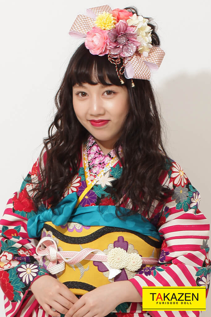 個性的おしゃれレトロポップ振袖ネットレンタル 可愛いストライプ みのりちゃんコーデ 305 全国対応 振袖通販レンタルならfurisode Doll フリソデドール By Takazen 成人式振り袖 卒業式袴レンタルno 1