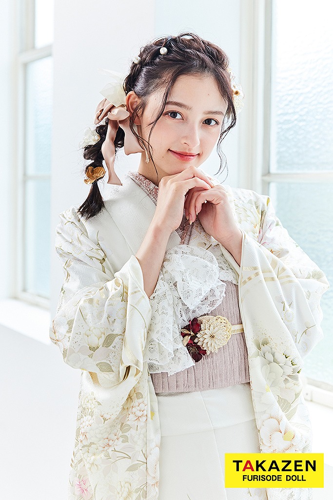 くすみカラーガーリー　白　古典柄/ボタン柄/和柄　綺麗　華やか　上品　薄い色　かわいい　統一感のある振袖　大峰ユリホ　LB30