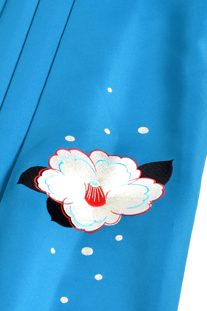 レトロポップ　黒/白/ブルー　個性的かわいい袴ネットレンタル(人気ツバキ柄)　R30039