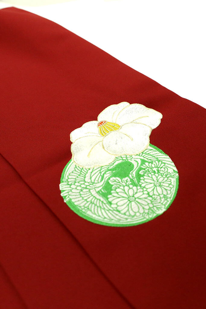 レトロ　赤/グリーン(黄緑)/白　華やかかわいい袴ネットレンタル(個性的菊柄)　R32006