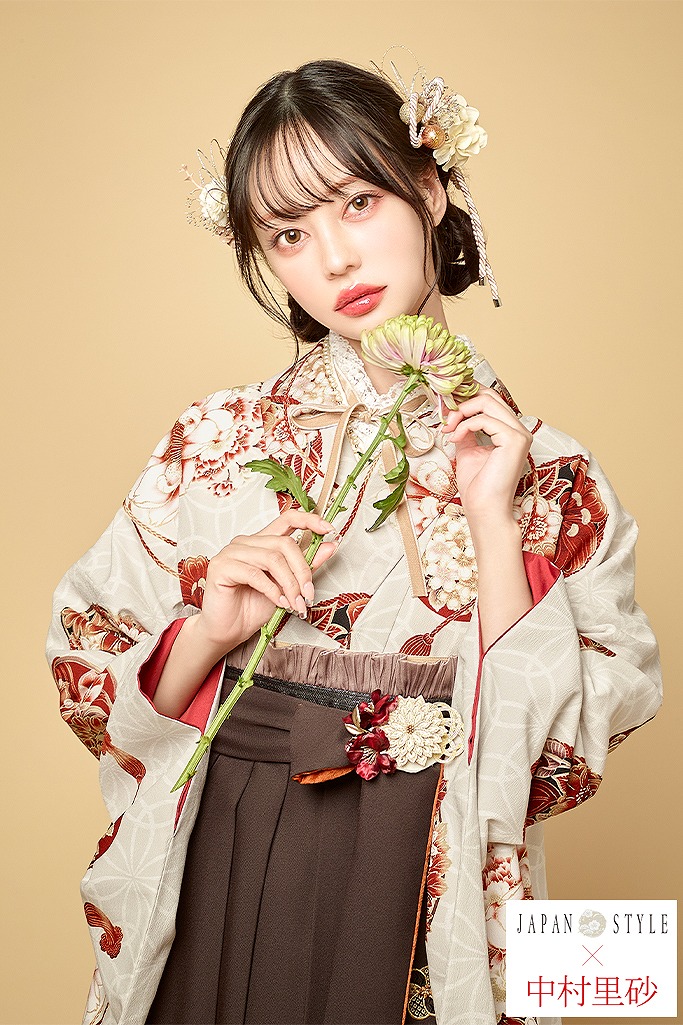 JAPAN STYLE×中村里砂ブランド袴ネットレンタル　ベージュ/赤　淡い色　吉祥文様/古典柄　統一感のある　華やか　くすみカラー　R25053