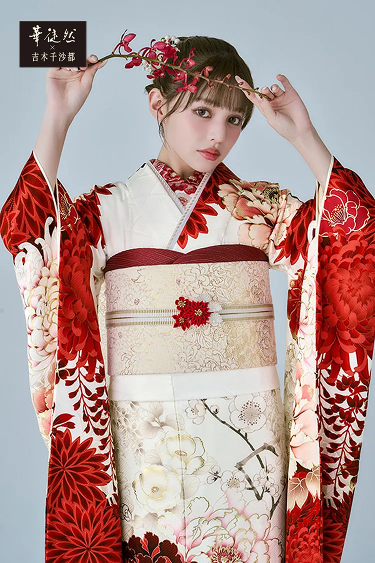華徒然×吉木千沙都振袖ネットレンタル　白/赤　牡丹柄/菊柄　かわいい　目立つ　華やか　統一感のある着こなし　K1261