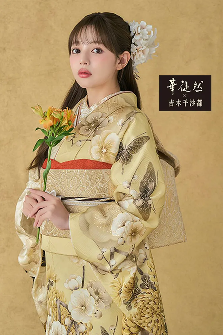 華徒然×吉木千沙都振袖ネットレンタル　クリーム/黄色　牡丹柄/蝶々柄　かわいい　くすみカラー　統一感のある着こなし　K1265