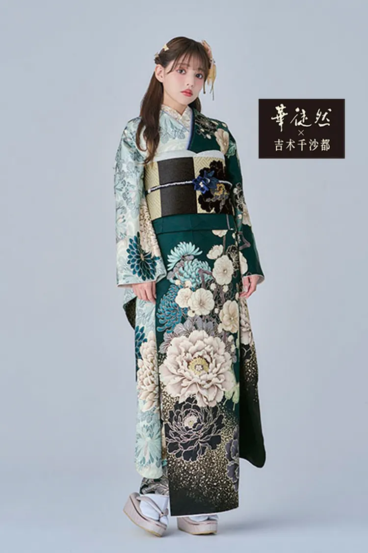 華徒然×吉木千沙都振袖ネットレンタル　緑　牡丹柄/蝶々柄　落ち着いた色味　大人っぽい　統一感のある着こなし　K1268