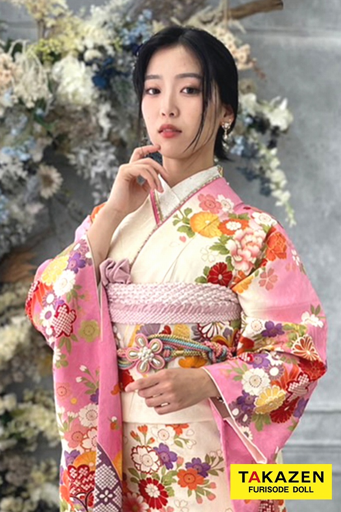 ネットレンタル特別価格！正統派古典　白/ピンク　ツバキ柄　華やか　可愛らしい　低身長さんにもおすすめ　安い振袖ネットレンタル　M4