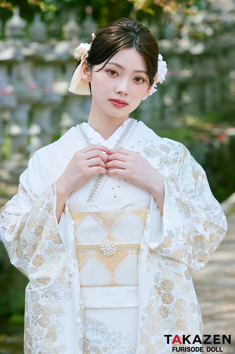 高級古典　白金/白地　桜柄　きれいめ　柄小さめ　エレガント　上品　綺麗系　はんなり　振袖ネットレンタル　LB44