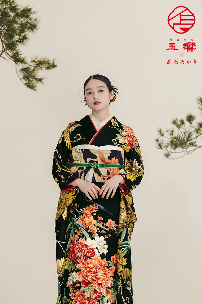 玉響×髙石あかりブランド振袖ネットレンタル　正統派古典　黒/黒ベース　牡丹柄　かっこいい　シック　大人っぽい　K1276