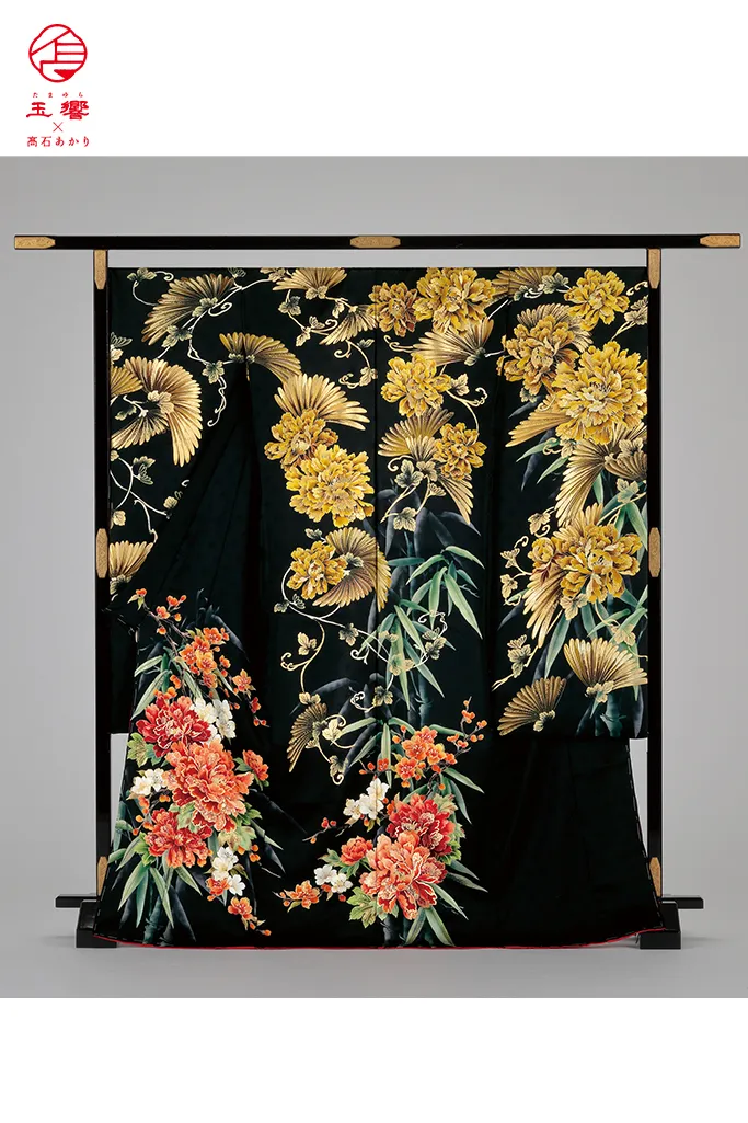 玉響×髙石あかりブランド振袖ネットレンタル　正統派古典　黒/黒ベース　牡丹柄　かっこいい　シック　大人っぽい　K1276