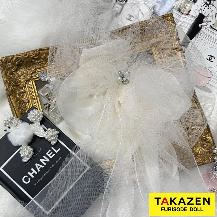 大きいオリジナル髪飾り　白　レース　かわいい　キラキラチュール　豪華髪飾り通販　オシャレカワイイビジュー付き　帯飾りとしても使える　order59