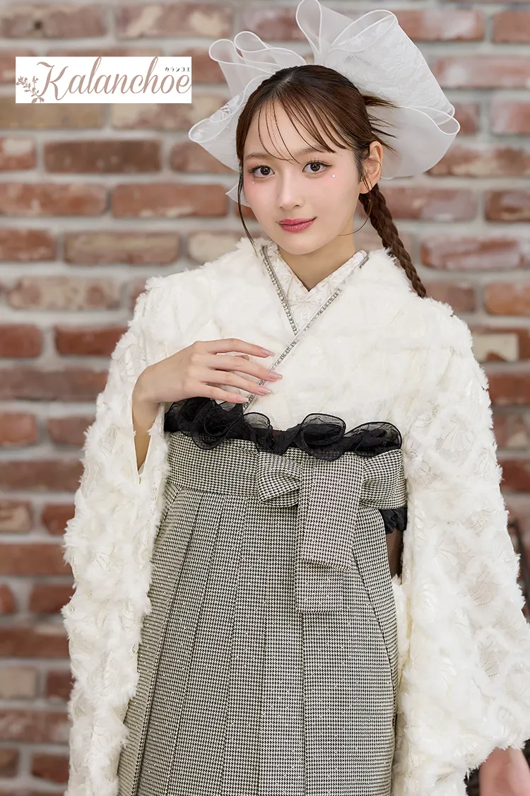 ヴィンテージ袴ネットレンタル　白/ホワイト　ふわふわ　かわいい　ガーリーな着こなし　ブーツコーデ　R26081