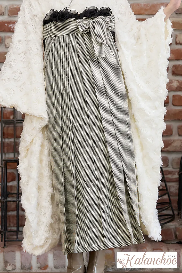 ヴィンテージ袴ネットレンタル　白/ホワイト　ふわふわ　かわいい　ガーリーな着こなし　ブーツコーデ　R26081