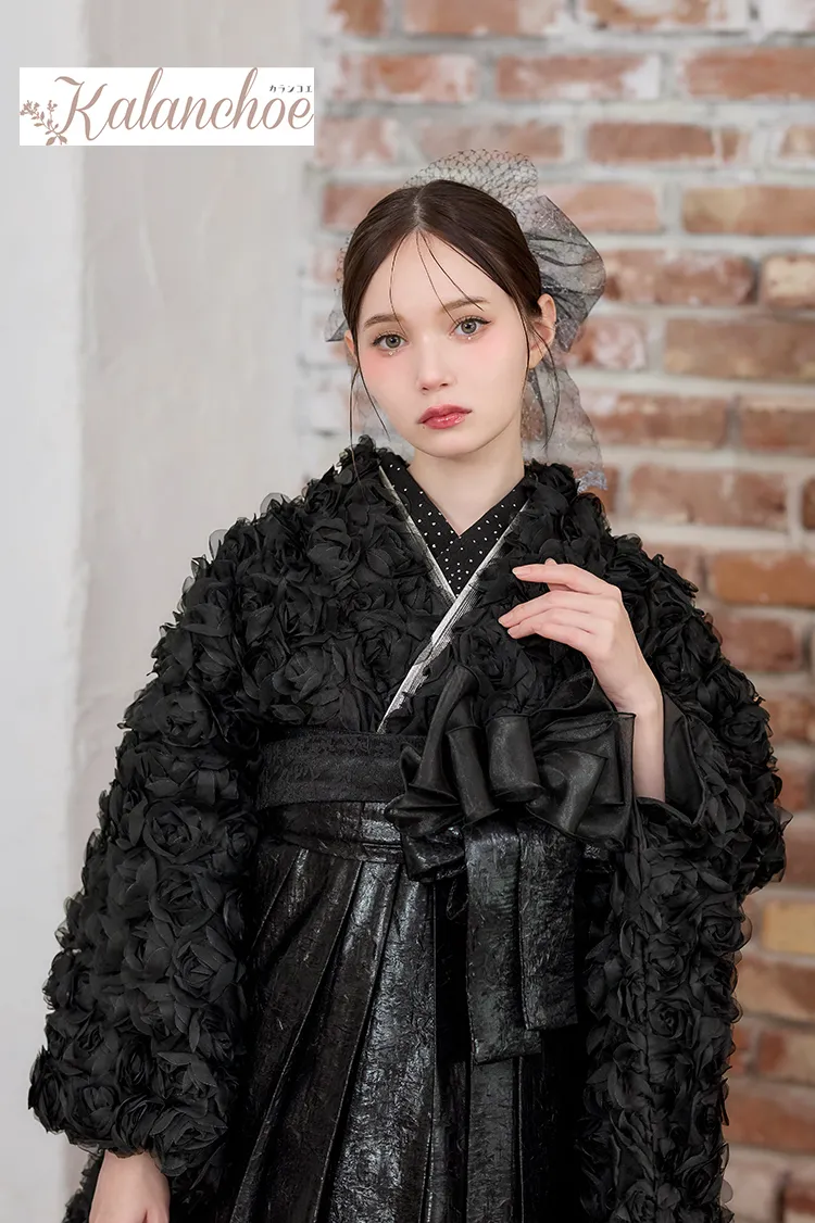 ヴィンテージ袴ネットレンタル　黒　ふわふわ　オシャレ　統一感のある着こなし　ブーツコーデ　R26082