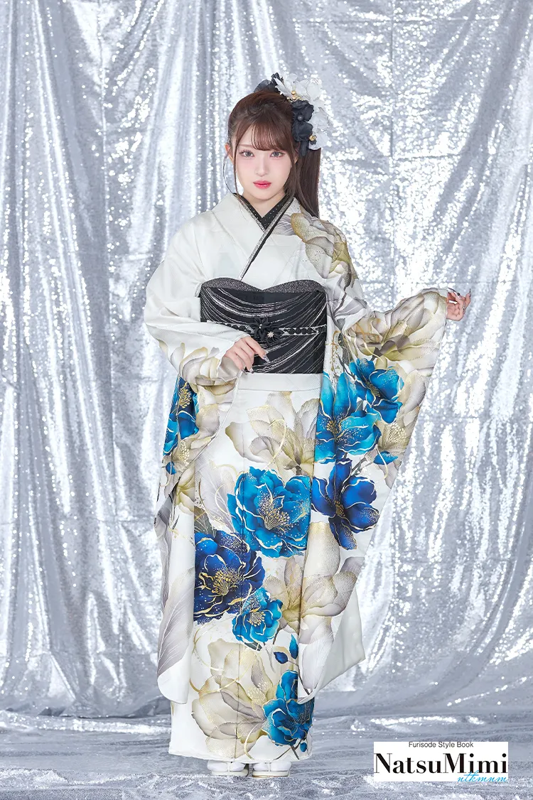 NatsuMimiブランド振袖ネットレンタル　白/青　ボタン柄　モード系　きれいめ　大人っぽい　寒色系　K1279