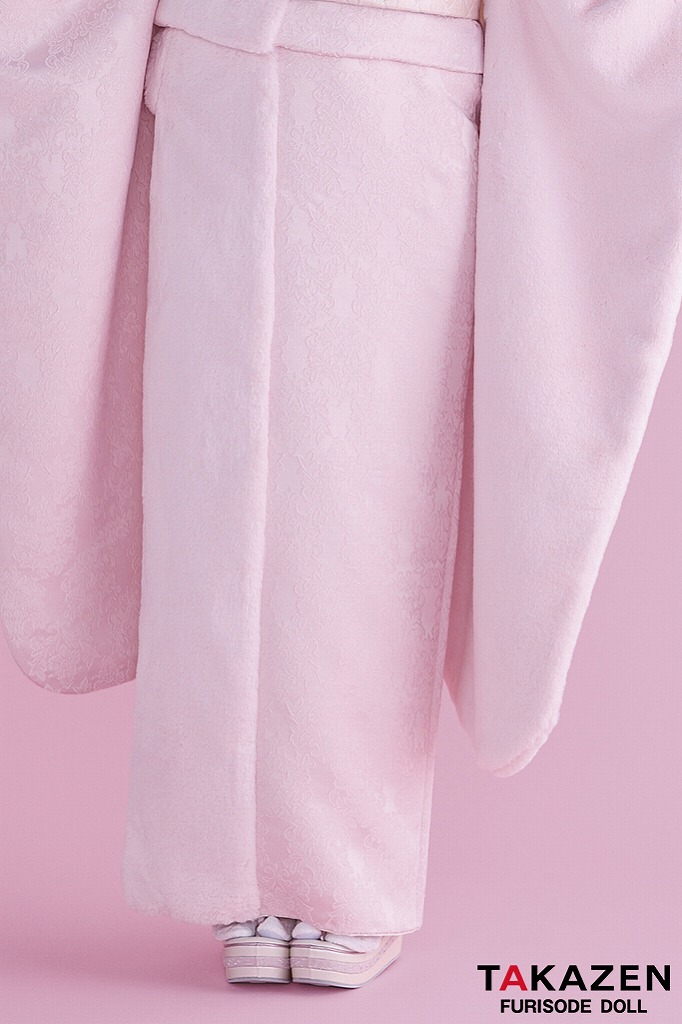 ヘップバーンシュシュ　ピンク　ファー/ジャガード生地　リボン・キラキラパーツ付き　一番目立つ　ふわふわ振袖　セレブ　伊藤桃々　かわいい振袖ネットレンタル　26013