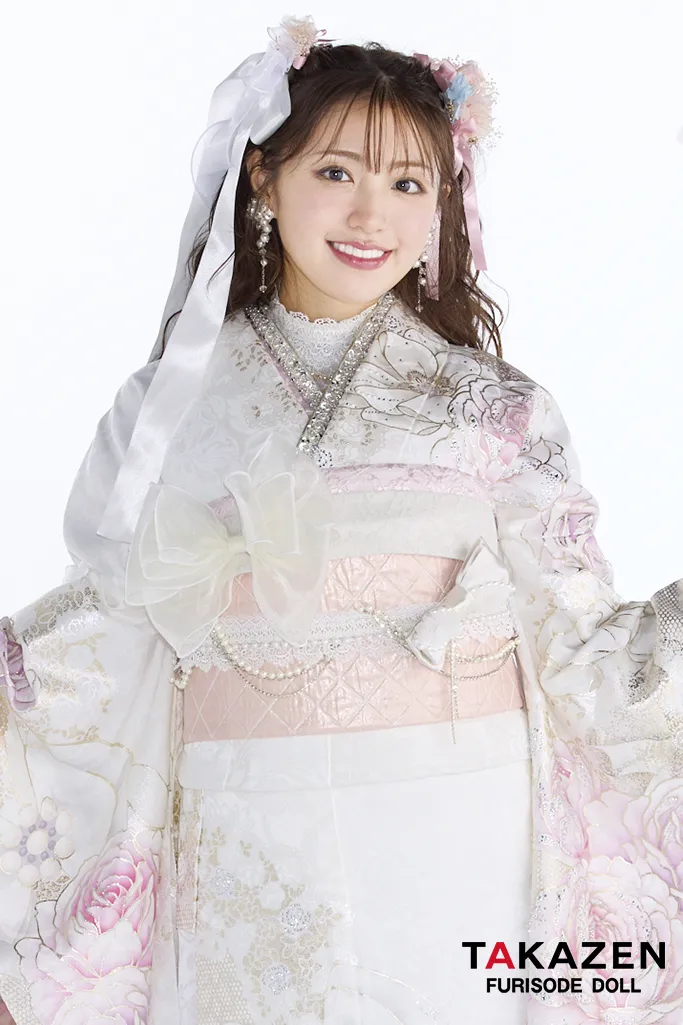 ヘップバーン最新作　コスメカラー　白ピンク　薔薇柄/リボン柄　一番かわいい振袖ネットレンタル　ガーリー　キラキラ　スワロフスキー・パール付き　香音　27002