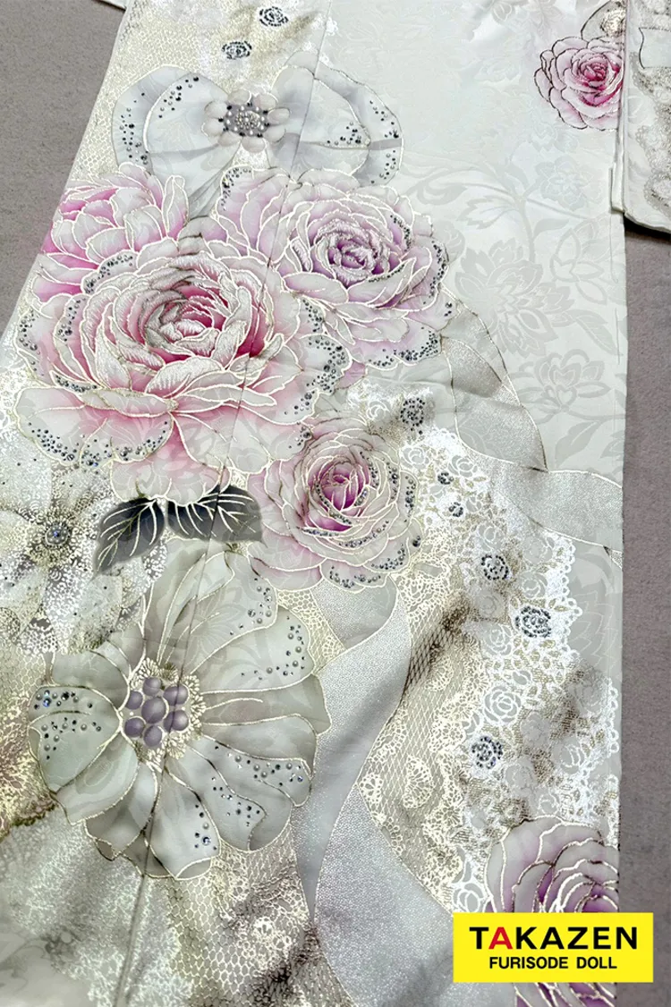 ヘップバーン最新作　コスメカラー　白ピンク　薔薇柄/リボン柄　一番かわいい振袖ネットレンタル　ガーリー　キラキラ　スワロフスキー・パール付き　香音　27002