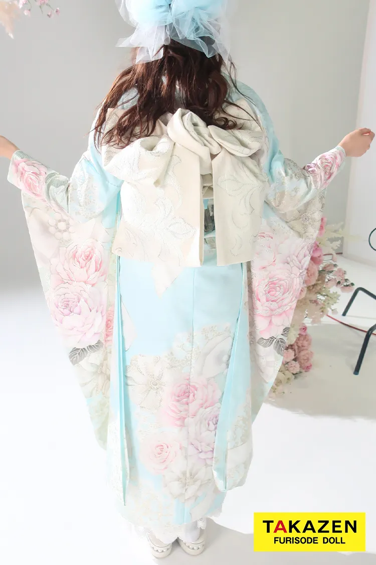 ヘップバーン最新作　コスメカラー　水色/ピンク　バラ柄/リボン柄　透明感　かわいい　ガーリー　キラキラ　スワロフスキー・パール付き振袖ネットレンタル　香音　27003