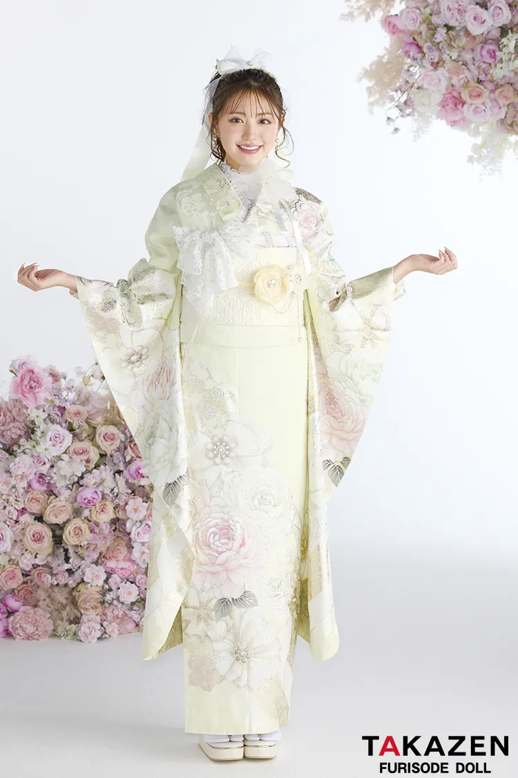 ヘップバーン最新作　コスメカラー　イエロー/ペールイエロー　バラ柄/リボン柄　透明感　かわいい　ガーリー　キラキラ　スワロフスキー・パール付き振袖ネットレンタル　香音　27004
