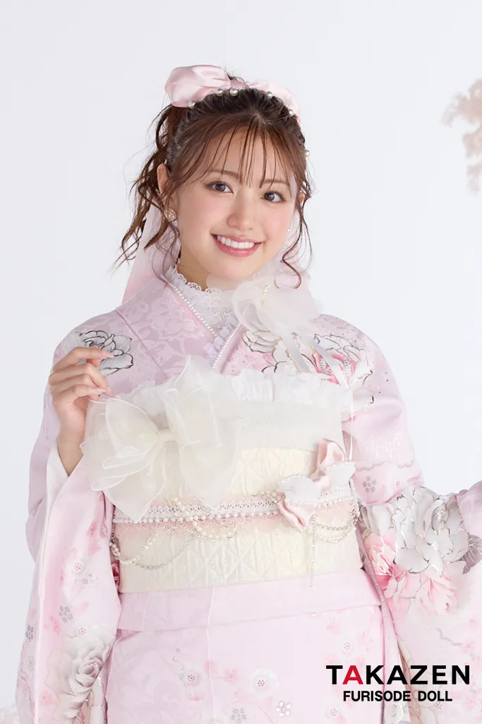 ヘップバーンコスメカラー　ピンク　バラ柄　甘めガーリー　スワロフスキー/パール付き　あざとかわいい　量産型振袖ネットレンタル　レースインナーコーデ　香音　26002