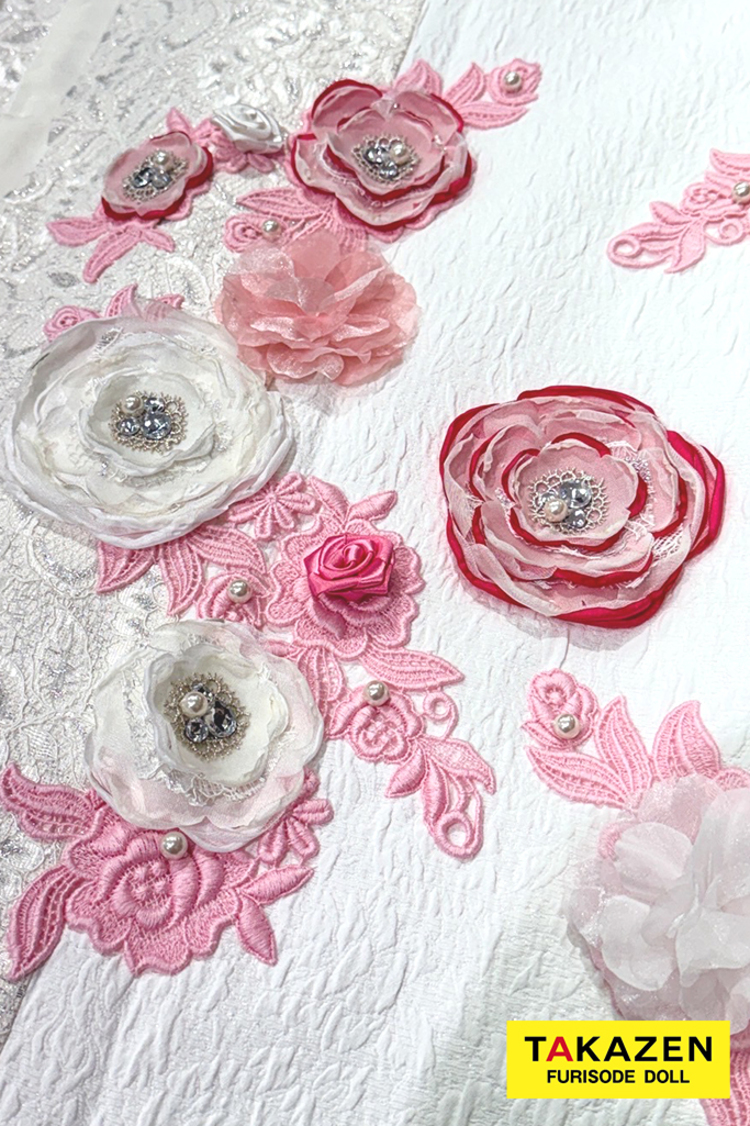 最新作ヘップバーン　ミニョン　白ピンク　立体花/レース　一番かわいい　フレンチガーリー　　洋風　レースインナーコーデ　キラキラビジュー付き振袖ネットレンタル　香音　27005