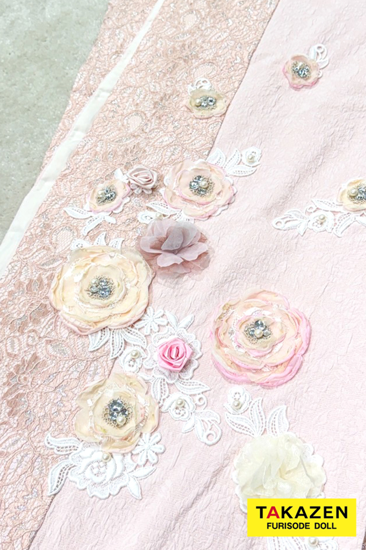 最新作ヘップバーン　ミニョン　ピンク　立体花/レース　フレンチガーリー　キラキラビジュー付き　人とかぶらない　レースインナーコーデ　香音　一番かわいい振袖ネットレンタル　　27006