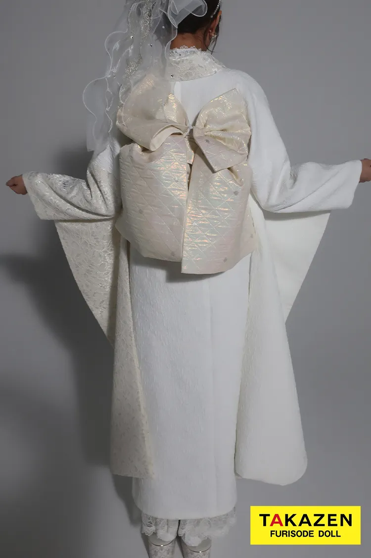 最新作ヘップバーン　ミニョン　白/イエロー　立体花/レース　キラキラ　かわいい　フレンチガーリー　エレガント　レースインナーコーデ　ビジュー付き振袖ネットレンタル　香音　27007