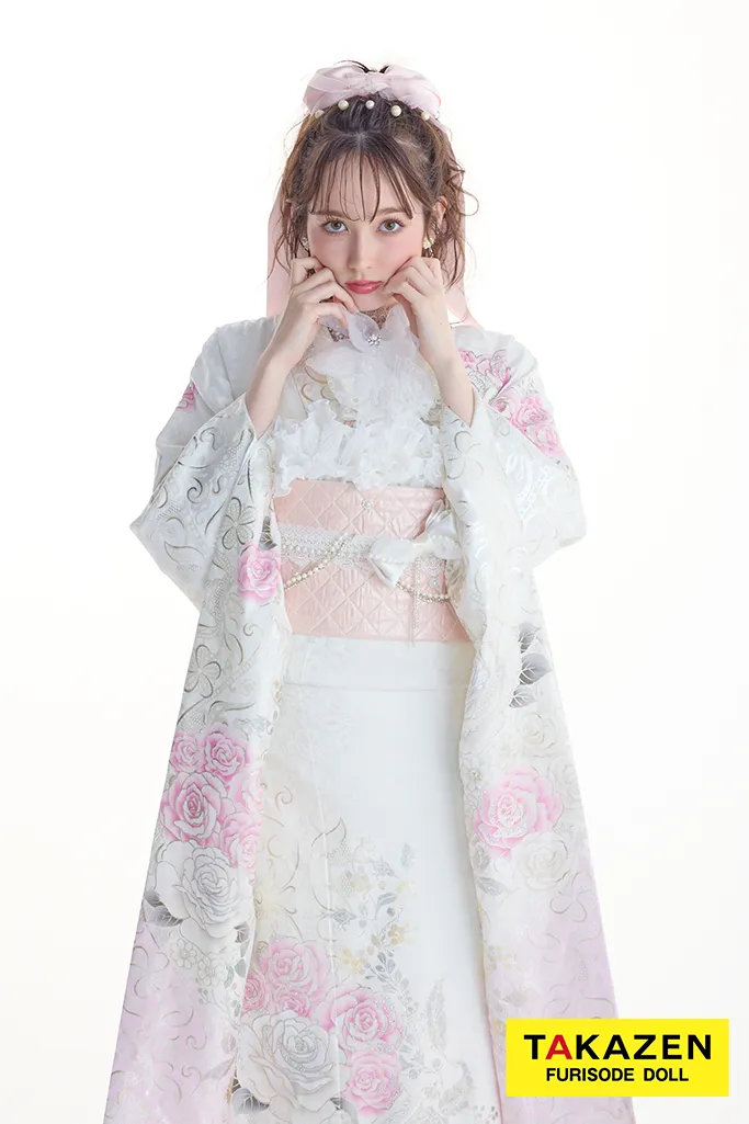 ヘップバーンローズ　白/ピンク　バラ柄/リボン柄　かわいい振袖　透明感　リボンアレンジ　周防ジゼル　キラキラスワロフスキー付きネットレンタル　26009