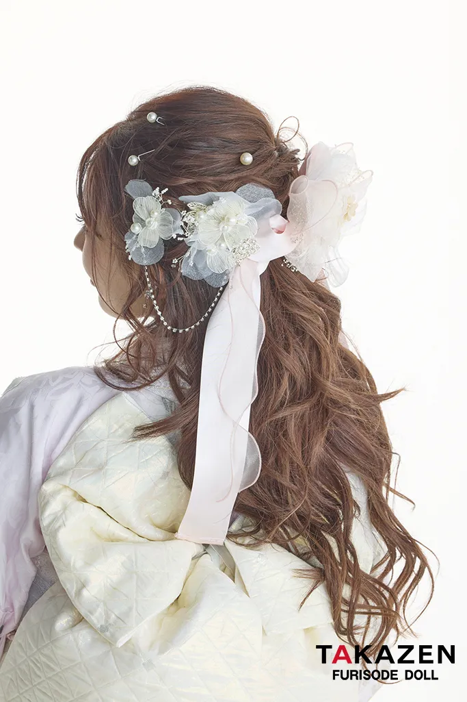 最新作ヘップバーンローズ　ピンク　バラ柄　エレガント　一番かわいい　レースインナー　洋風　ドレッシー　キラキラスワロフスキー付き振袖ネットレンタル　伊藤桃々　27011