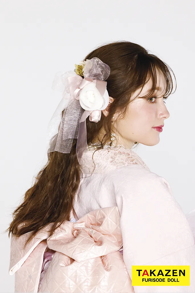 最新作ヘップバーンシュシュ　ピンク　シフォンフラワー　ジャガード生地/レース　ワンホンスタイル　かわいい　レースインナー　人と被らない振袖ネットレンタル　周防ジゼル　27017