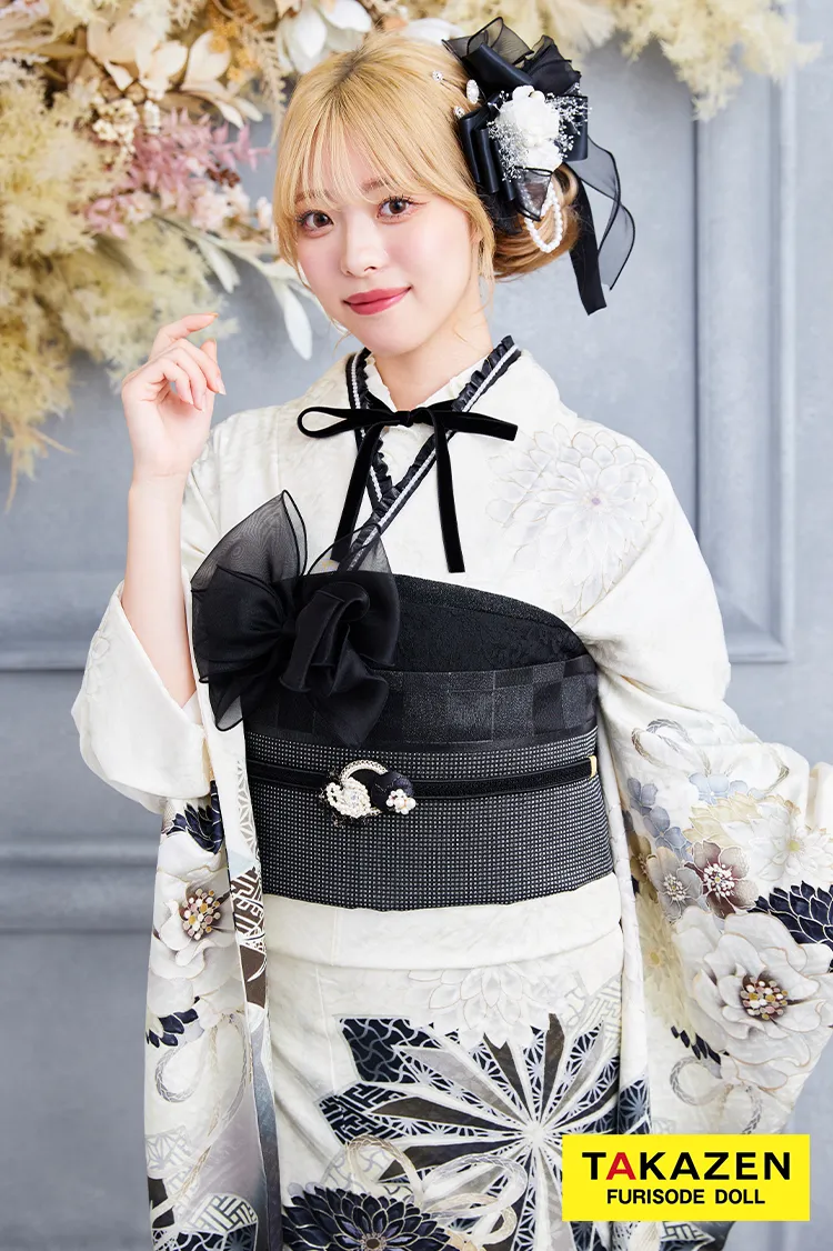 安くてお得！九重×中村里砂ブランド振袖ネットレンタル　白/黒/モノトーン　おしゃれ　今どき　アンティーク調　K380