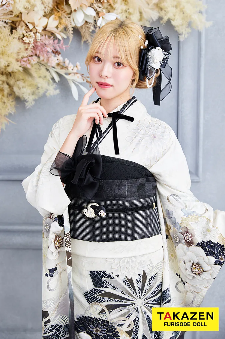 安くてお得！九重×中村里砂ブランド振袖ネットレンタル　白/黒/モノトーン　おしゃれ　今どき　アンティーク調　K380