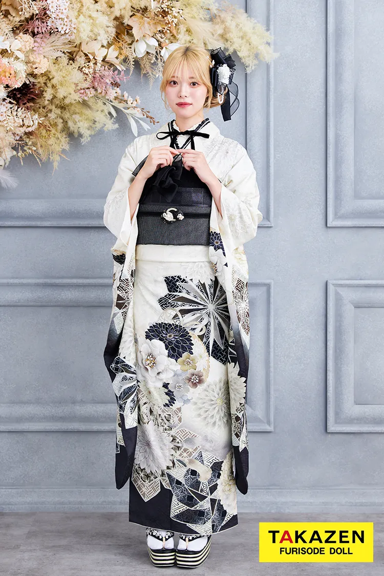 安くてお得！九重×中村里砂ブランド振袖ネットレンタル　白/黒/モノトーン　おしゃれ　今どき　アンティーク調　K380