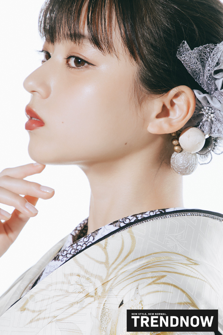 最新作トレンドナウ　ヴィンテージスタイル　白/黒　シンプル　かっこいい　きれいめ　大人っぽい振袖ネットレンタル　K1290