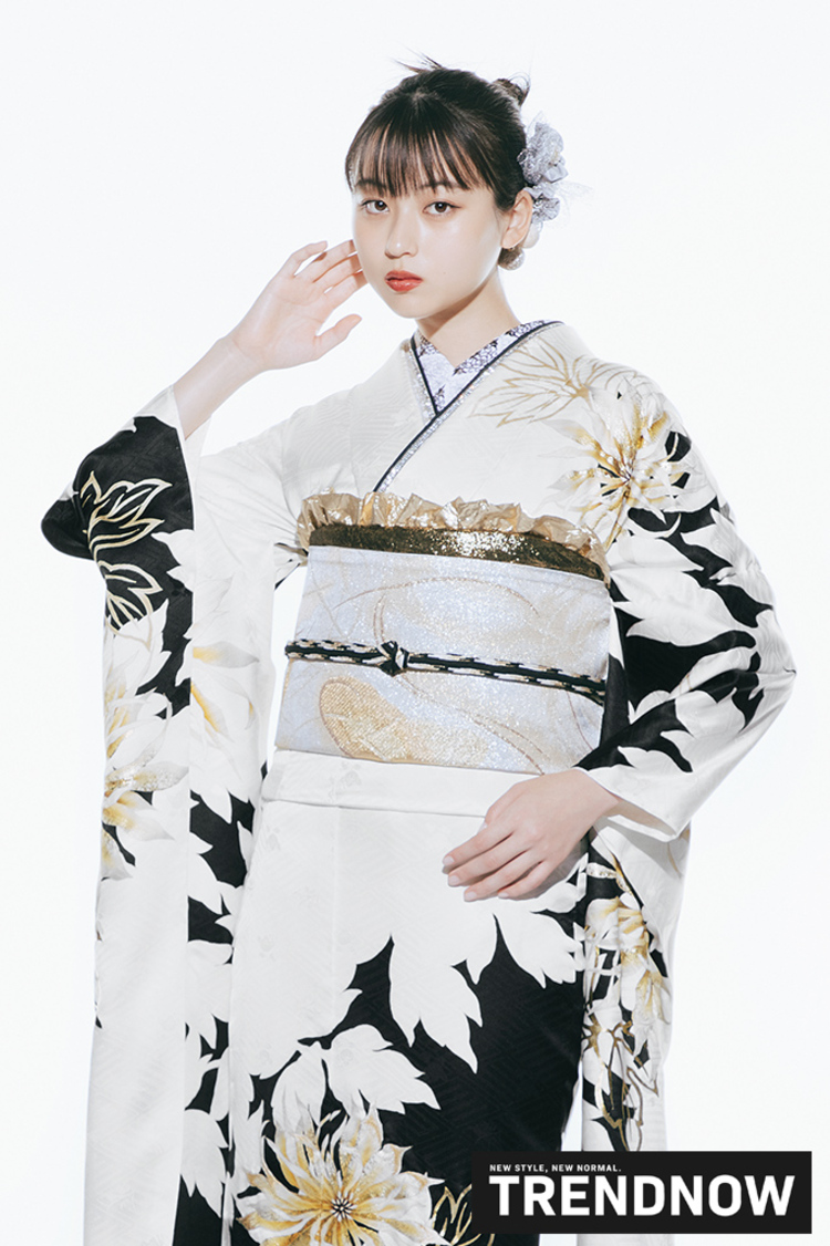 最新作トレンドナウ　ヴィンテージスタイル　白/黒　シンプル　かっこいい　きれいめ　大人っぽい振袖ネットレンタル　K1290