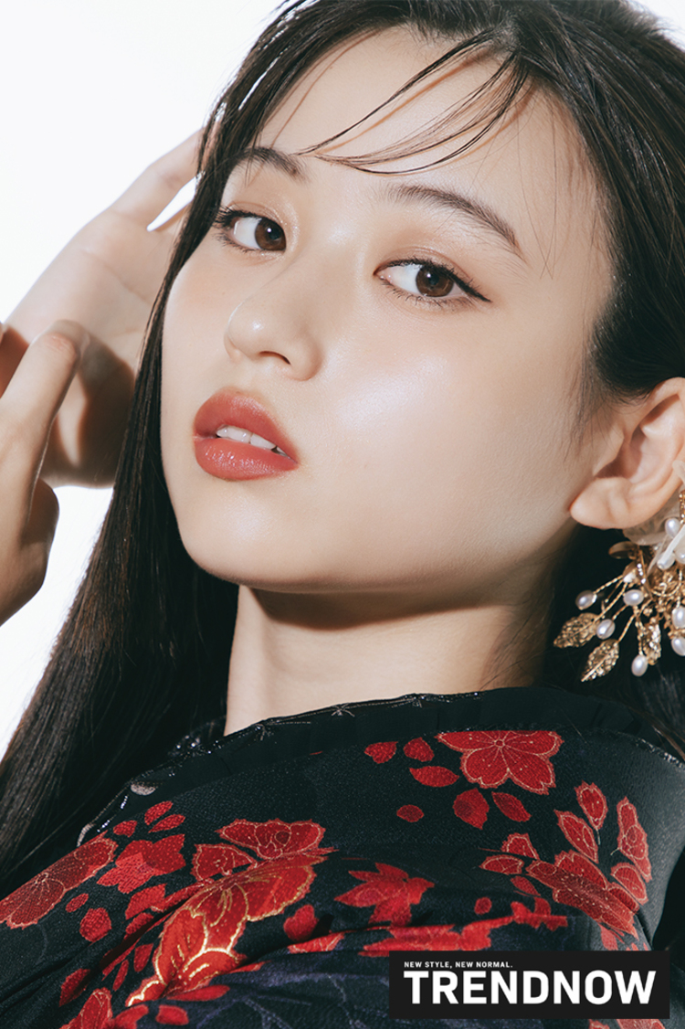 最新作トレンドナウ　ヴィンテージスタイル　黒/赤　シンプル　かっこいい　きれいめ　大人っぽい振袖ネットレンタル　K1291