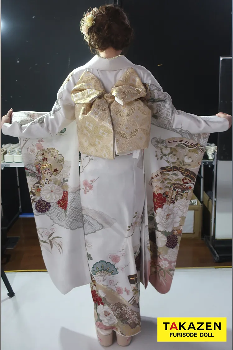 最新作正統派古典　白ピンク/淡い色　牡丹柄/松柄　はんなり　かわいい　おしとやか　柄小さめ　上品な振袖ネットレンタル　白宮みずほ　27028