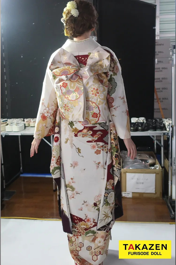 正統派古典　白/白ベース　貝桶柄/菊柄　上品　大人っぽい　清楚な振袖ネットレンタル　おしとやか　柄小さめ　白宮みずほ　26076