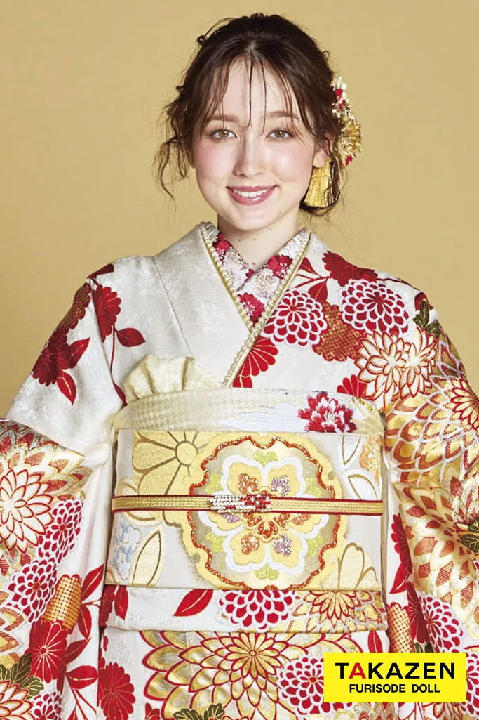 最高級古典柄振袖　滝泰/最高級金彩刺繍絞り友禅　白/金/茶　鞠柄/牡丹柄　大人っぽい　豪華　上品な振袖　天翔愛　24040