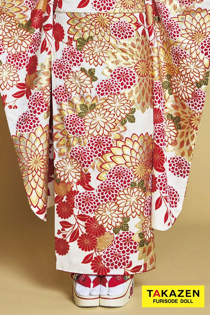 最高級古典柄振袖　滝泰/最高級金彩刺繍絞り友禅　白/金/茶　鞠柄/牡丹柄　大人っぽい　豪華　上品な振袖　天翔愛　24040