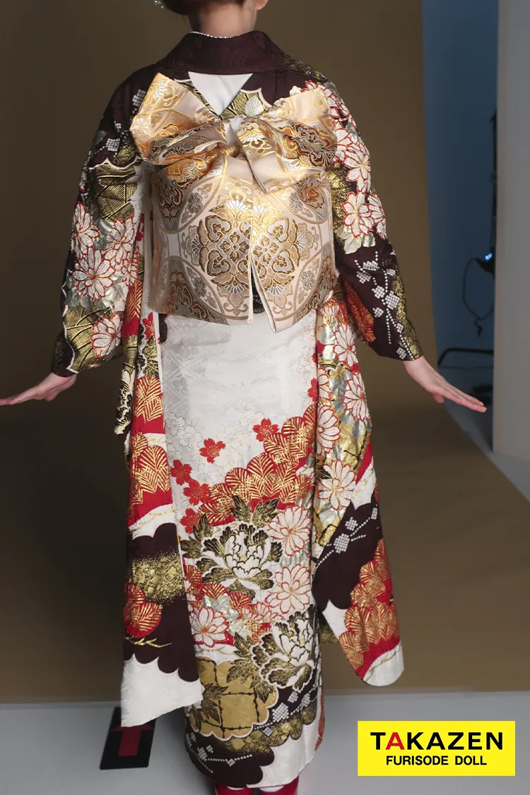 プレミアム古典柄振袖　滝泰/最高級金彩刺繍絞り友禅　赤/金　鞠柄/牡丹柄　大人っぽい　絞り振袖ネットレンタル　白宮みずほ　26040
