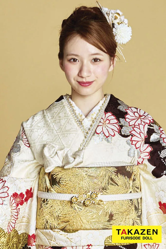 最高級古典柄振袖　滝泰/最高級金彩刺繍絞り友禅　白/金/茶　鞠柄/牡丹柄　大人っぽい　豪華　上品　天翔愛　24042