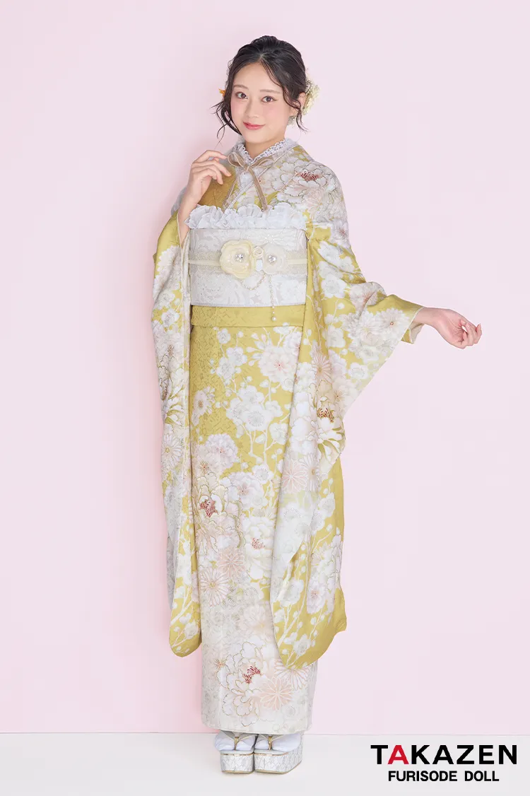 くすみカラーガーリー　イエロー/黄色/淡い色　牡丹柄　かわいい　レース小物コーデ　トレンド振袖ネットレンタル　佐藤不二子　26059