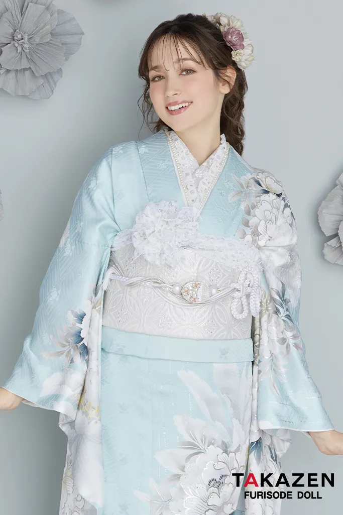 最新作くすみカラーエレガント　水色/アイスブルー　牡丹柄　爽やか　はかなげ　統一感のある着こなし　トレンド振袖ネットレンタル　周防ジゼル　27056