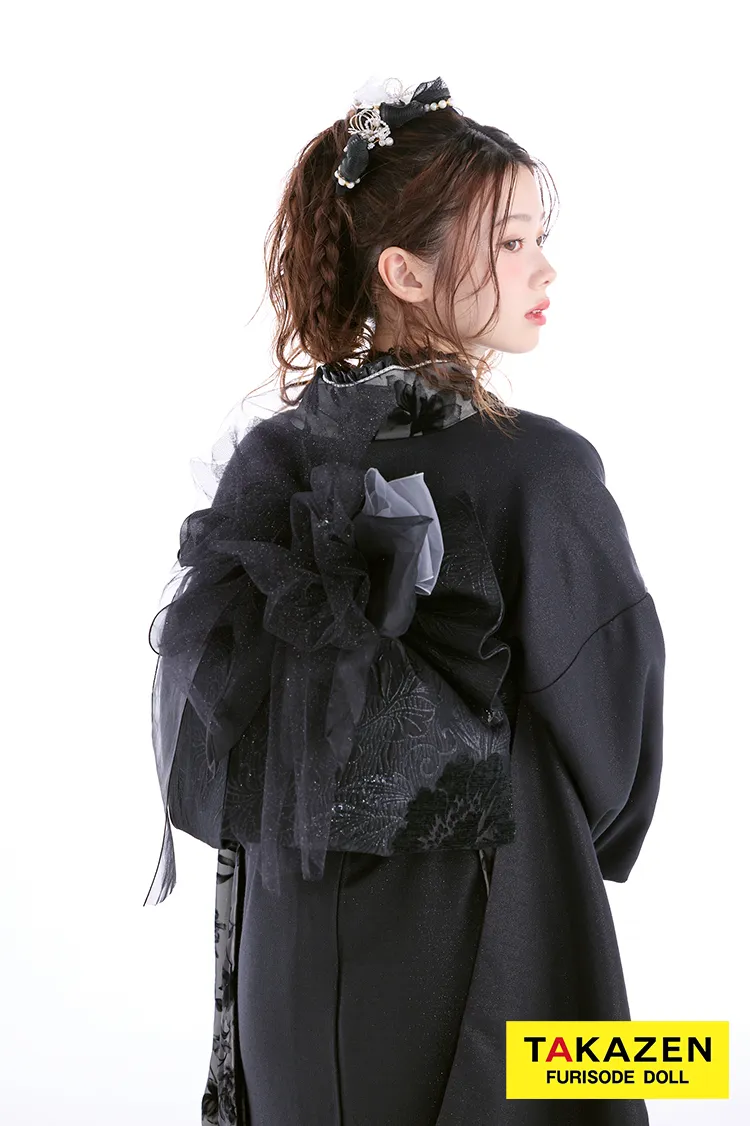 最新作ヴィンテージスタイル　黒/黒ベース　シンプル　スタイリッシュ　おしゃれ　フロッキー生地　大人っぽい振袖ネットレンタル　南琴奈　27063