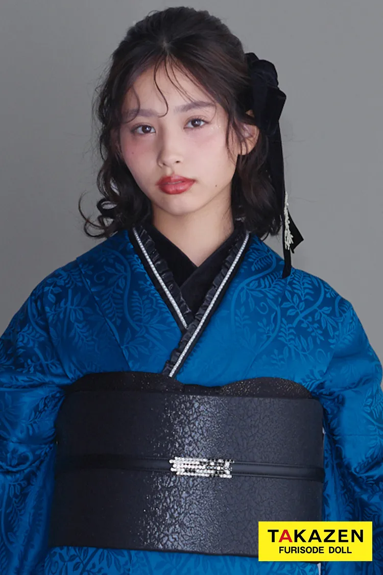 ヴィンテージスタイル　青/ブルー　無地　シンプル　クール　目立つ　かっこいい　かぶらない　派手　スタイリッシュ振袖ネットレンタル　谷田ラナ　26065