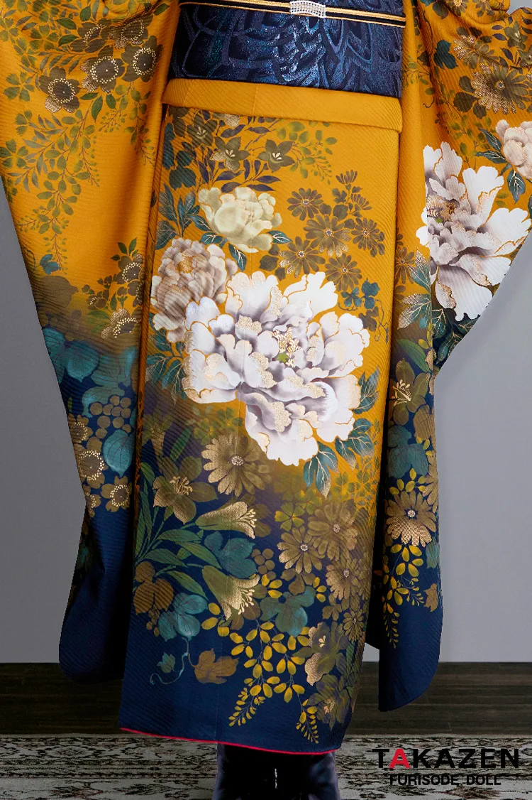ヴィンテージスタイル　からし/黒　牡丹柄　ノスタルジック　個性的振袖　大正ロマン　人気　アンティーク調　ブーツスタイル振袖ネットレンタル　谷田ラナ　23011