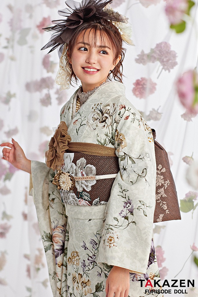 くすみカラーガーリー　アイボリー/白ベース　ボタニカルフラワー　JILL STUART(ジルスチュアート)　かわいらしい　オフカラー　香音ちゃん　25020