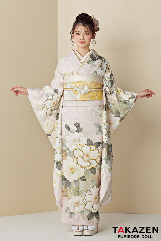 くすみカラー古典　淡い色/薄ピンク　椿柄　かわいい　透明感　統一感のある着こなし　トレンド振袖　南琴奈　24019