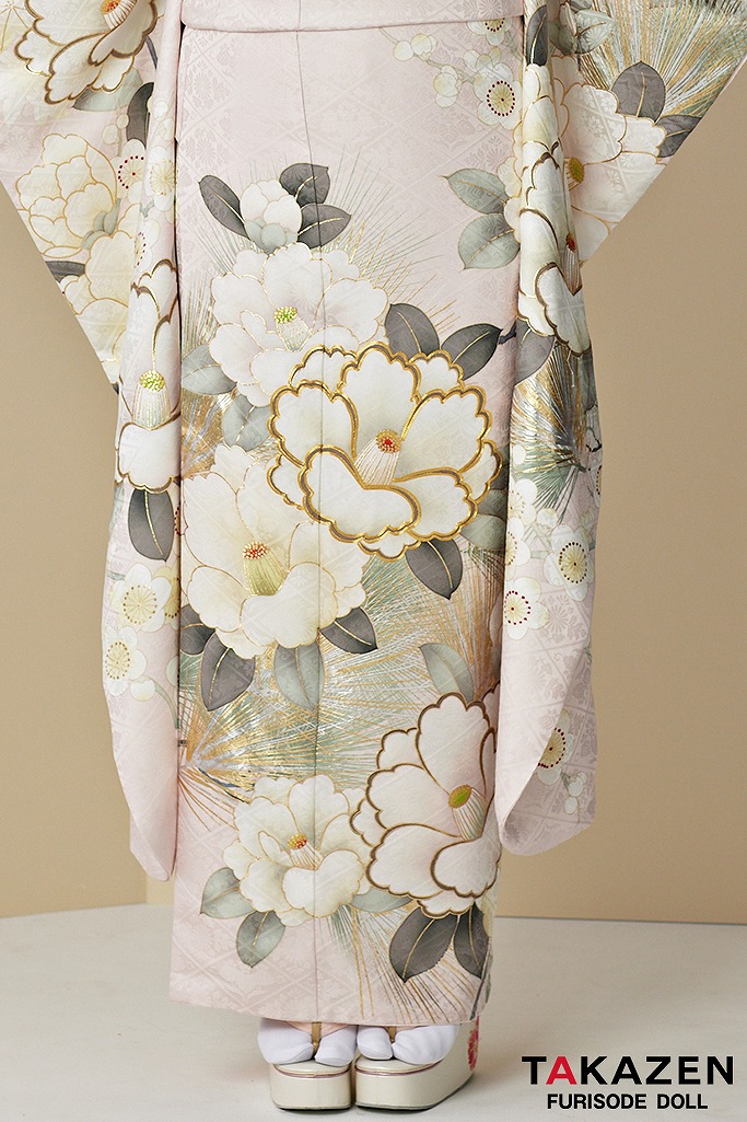 くすみカラー古典　淡い色/薄ピンク　椿柄　かわいい　透明感　統一感のある着こなし　トレンド振袖　南琴奈　24019