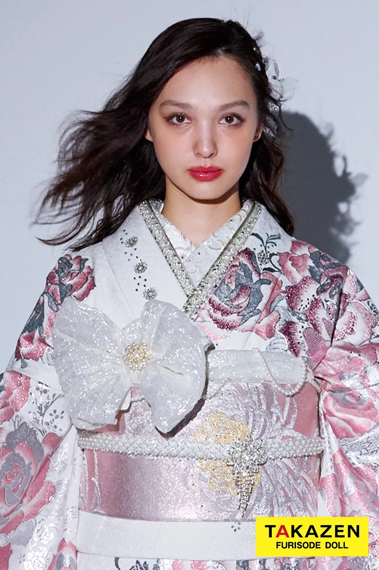 最新作モード　白ピンク　バラ柄　一番目立つ　派手かわいい　姫ギャル　キラキラスワロフスキー付き　フリソデドールネットレンタル　香川るな　27069